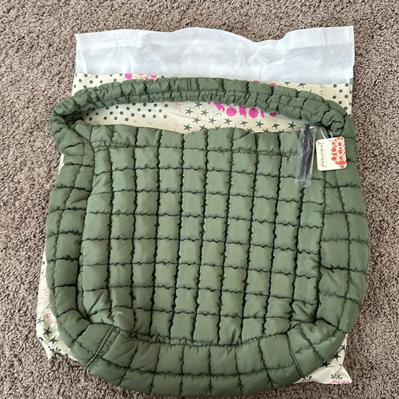 NWT Free People Movement Quilted Carryall, ships in fp bag! - Picture 2 of 9